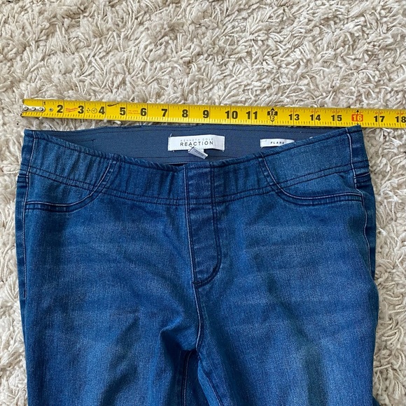 Kenneth Cole reaction flare jeans sz8 - Picture 5 of 7